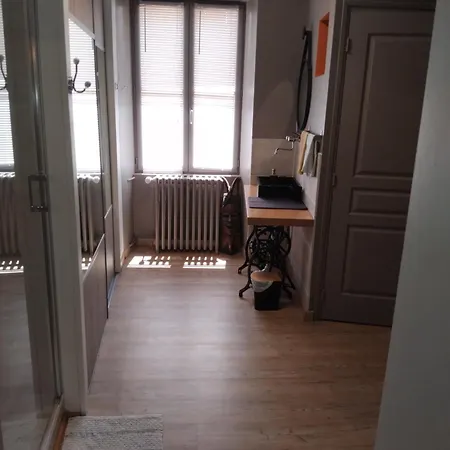 appartement indépendant dans résidence privée, avec accès à la terrasse Le Puy-en-Velay