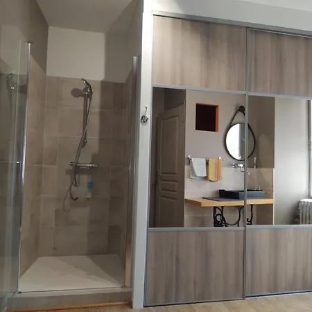 appartement indépendant dans résidence privée, avec accès à la terrasse Apartamento Le Puy-en-Velay