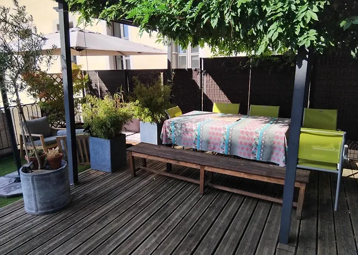 Appartement Indépendant Dans Résidence Privée, Avec Accès à La Terrasse
